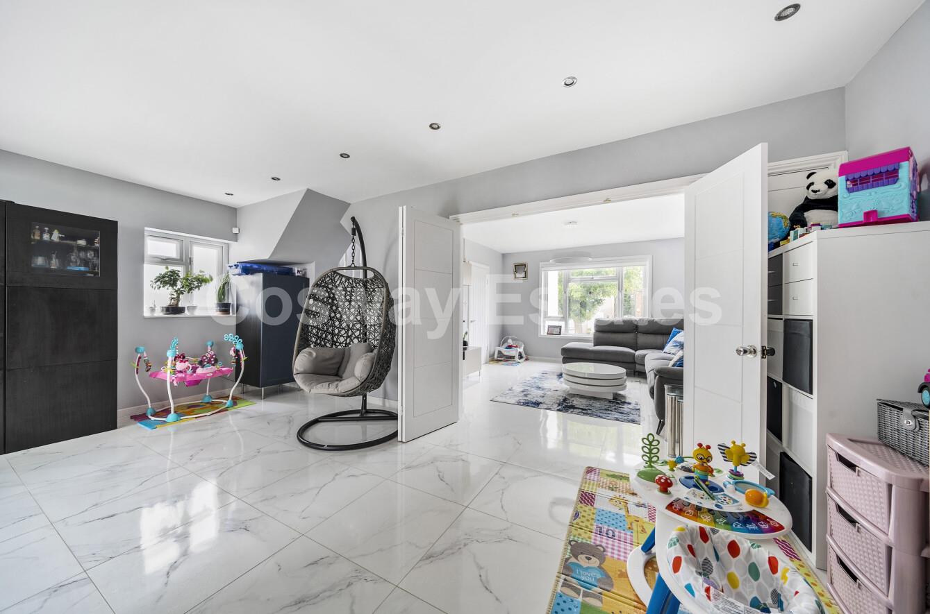 Fairmead Crescent, Edgware